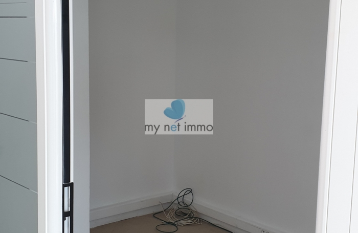 Front de mer, beau local commercial