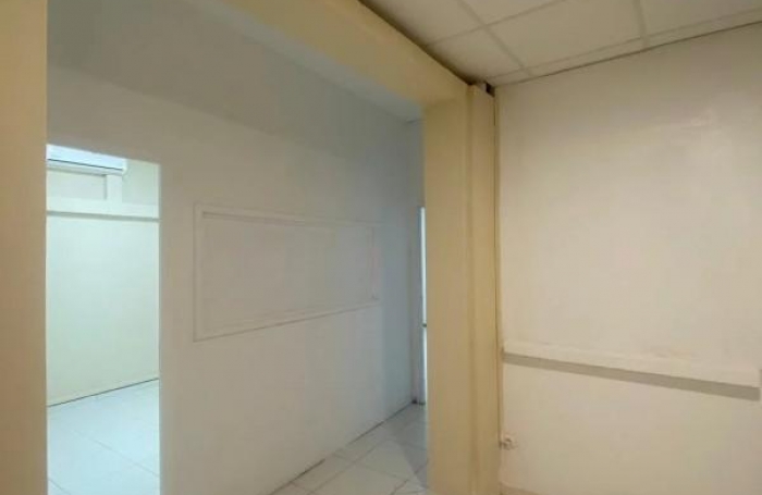 Location Bureaux 63m&sup2; 1 pièce Rivi&egrave;re Sal&eacute;e