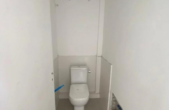 Location Bureaux 63m&sup2; 1 pièce Rivi&egrave;re Sal&eacute;e