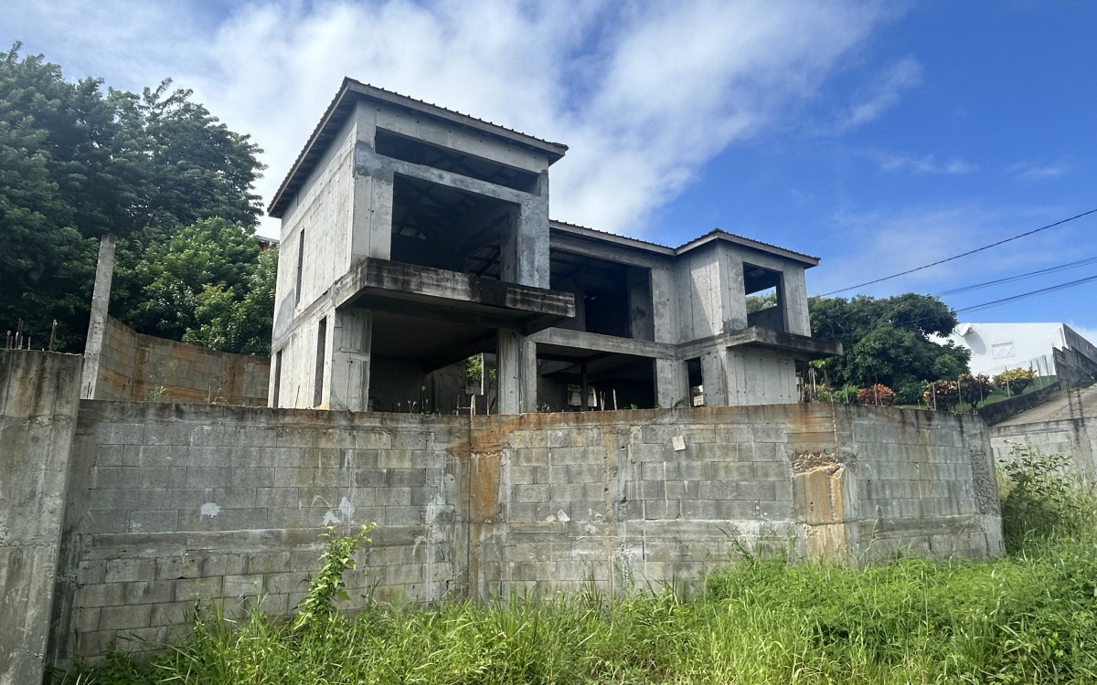 Le Francois- Villa Atypique avec Vue d&eacute;gag&eacute;e - 309 000 &euro;