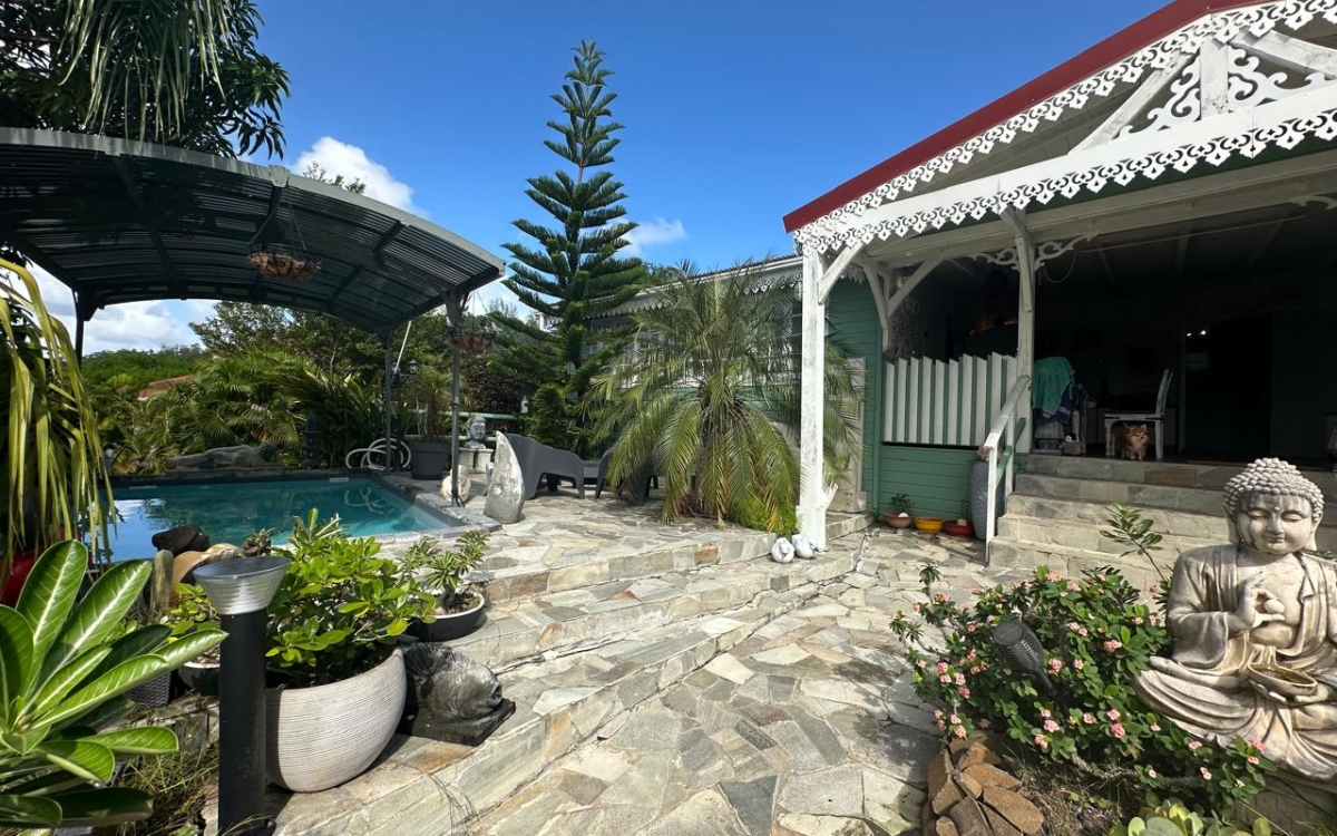 SAINTE ANNE- PROPRIETE VUE MER PANORAMIQUE 10000M&sup2; TERRAIN