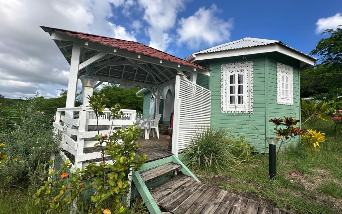 SAINTE ANNE- PROPRIETE VUE MER PANORAMIQUE 10000M&sup2; TERRAIN