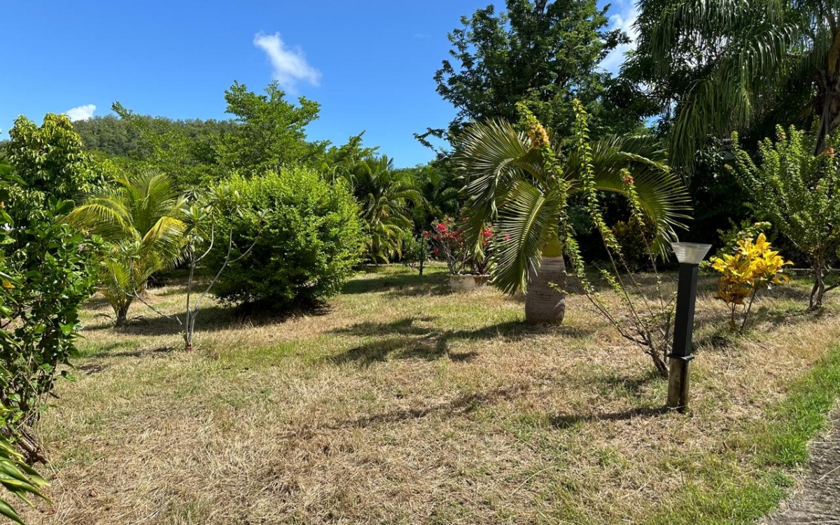 SAINTE ANNE- PROPRIETE VUE MER PANORAMIQUE 10000M&sup2; TERRAIN