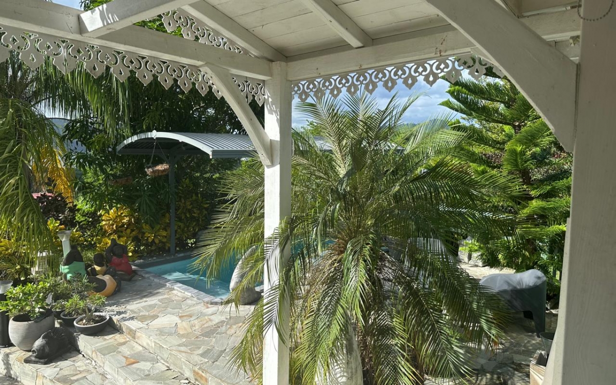 SAINTE ANNE- PROPRIETE VUE MER PANORAMIQUE 10000M&sup2; TERRAIN