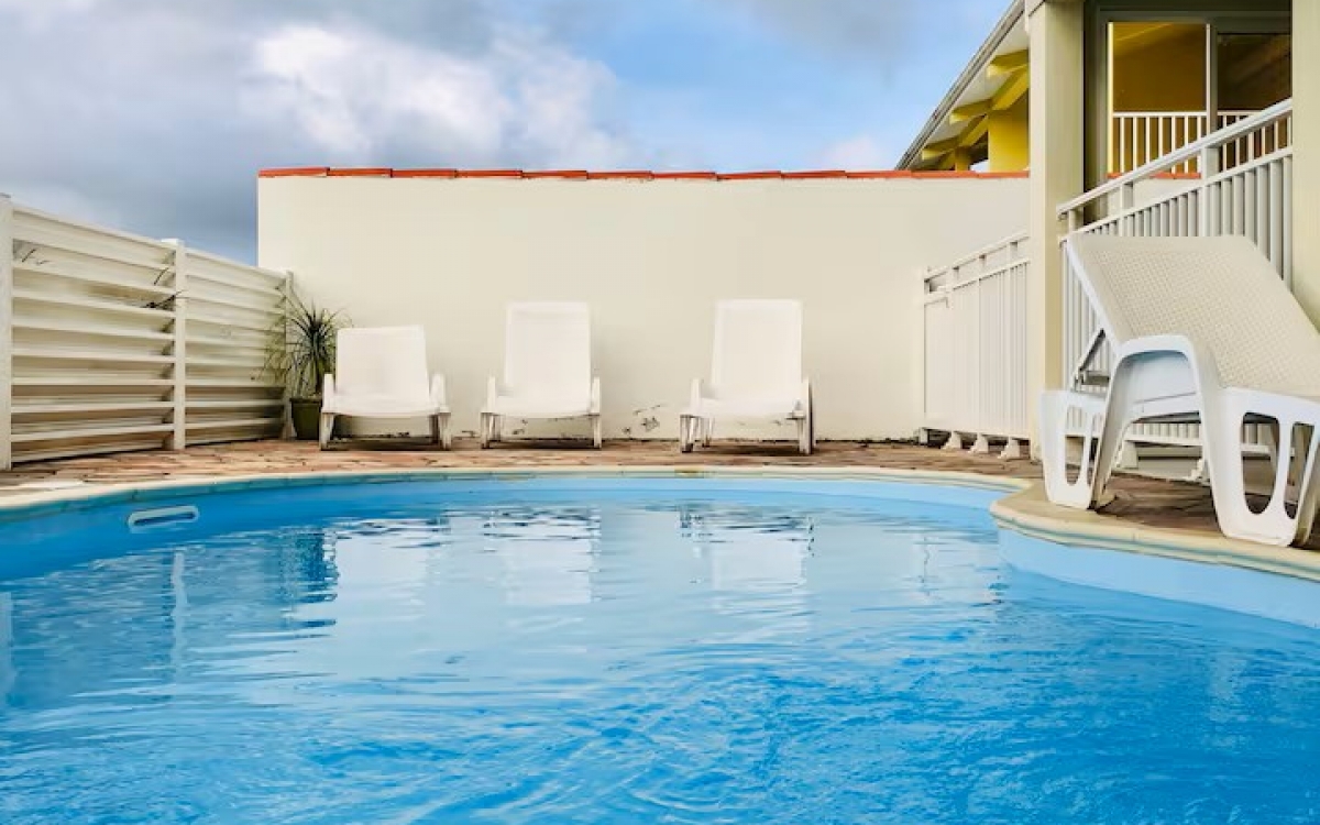 A VENDRE VILLA SPACIEUSE 10 PIECES AVEC PISCINE