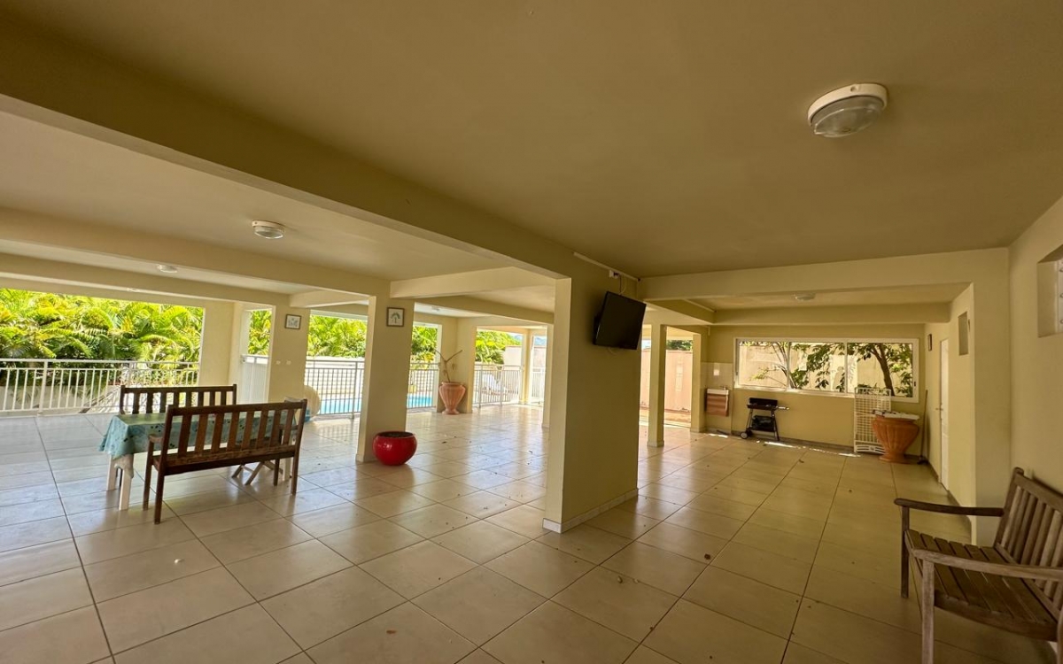 A VENDRE VILLA SPACIEUSE 10 PIECES AVEC PISCINE