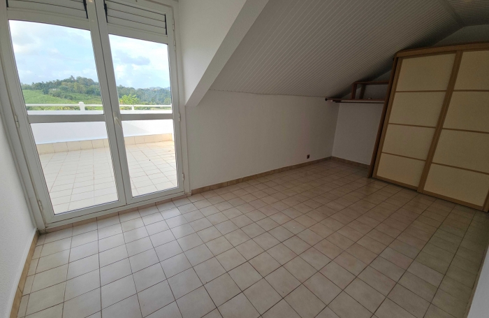 Charmant F3 avec mezzanine et grande terrasse