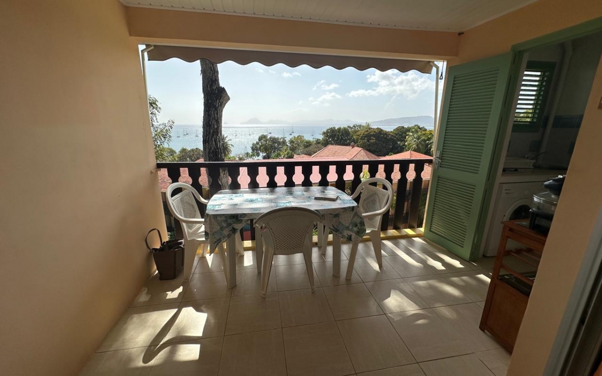 A VENDRE STUDIO- CARITAN A SAINTE ANNE-PROCHE MER ET VUE MER