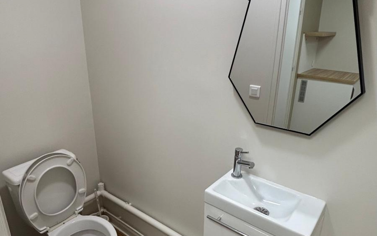 Bureaux aménagés 42 m² avec accueil Fort-de-France  - 980€