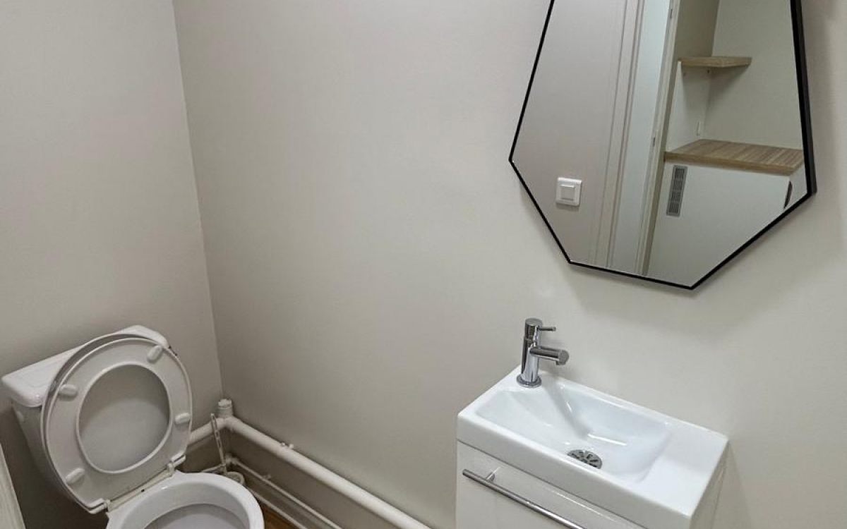 Bureaux aménagés 42 m² avec accueil Fort-de-France  - 980€