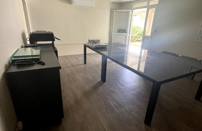 Vente Local commercial 310m&sup2; Ducos