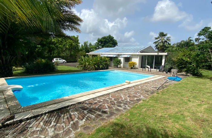 Vente Local commercial 180m&sup2; Le Lamentin