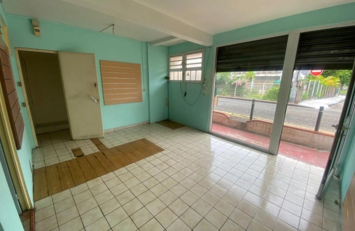 Location Local commercial 26m&sup2; 2 pi&#232;ces Saint-Esprit