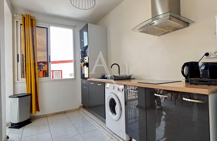 Vente Immeuble 244.51m&sup2; 7 pi&egrave;ces Sainte Luce