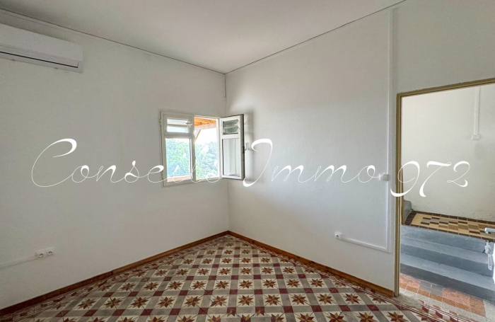 BUREAUX À LOUER - BOURG - GROS-MORNE