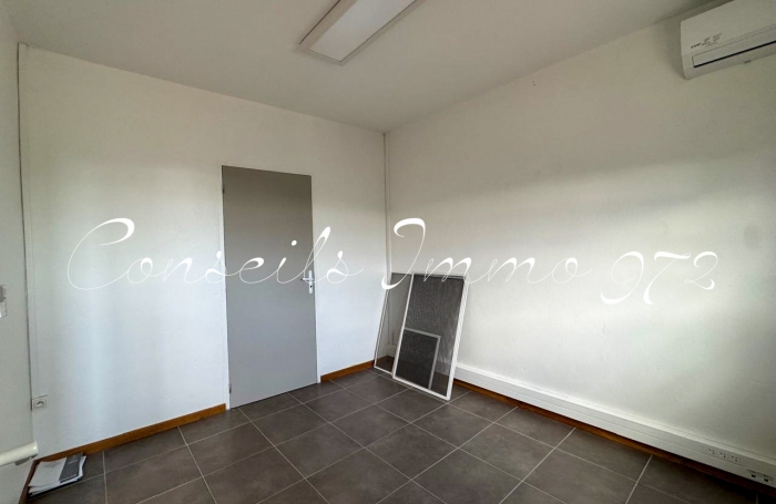 BUREAUX À LOUER   GROS-MORNE BOURG