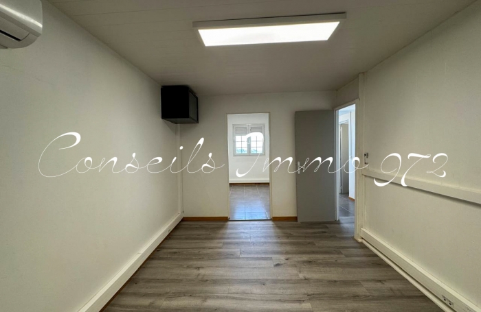 BUREAUX À LOUER - BOURG - GROS-MORNE