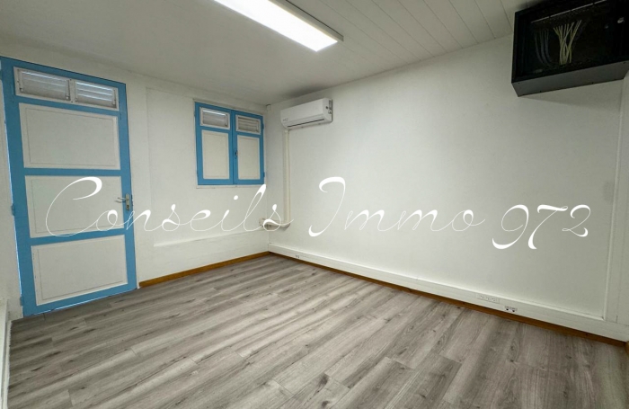 BUREAUX À LOUER - BOURG - GROS-MORNE