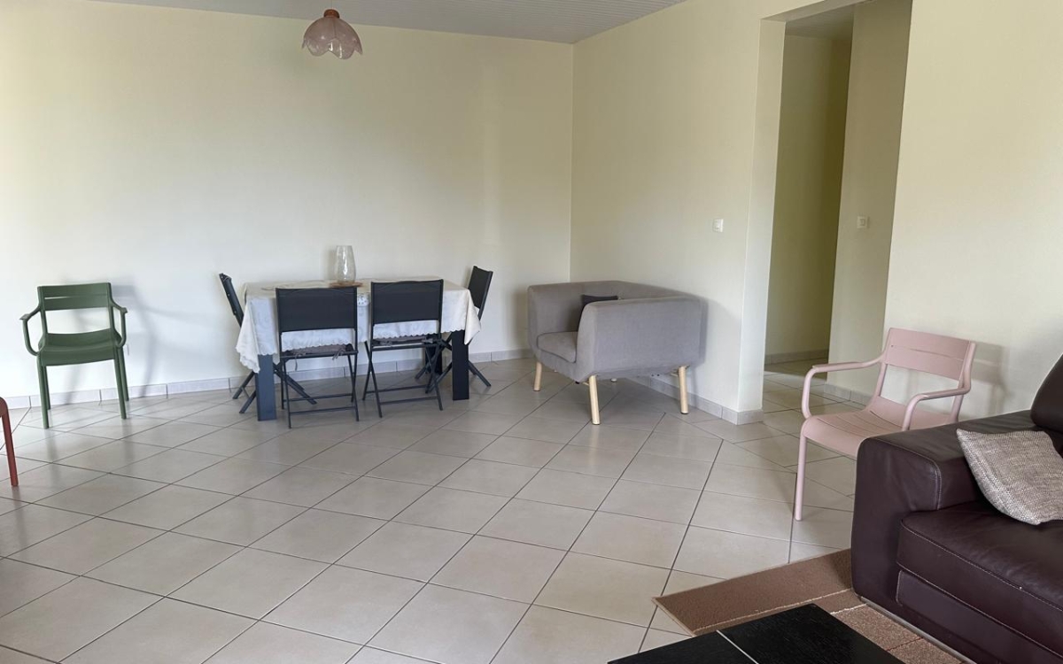A LOUER VILLA T4 MEUBLEE DANS LA CAMPAGNE DU MARIN