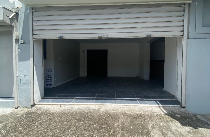 Location Local commercial 206m&sup2; Le Lamentin
