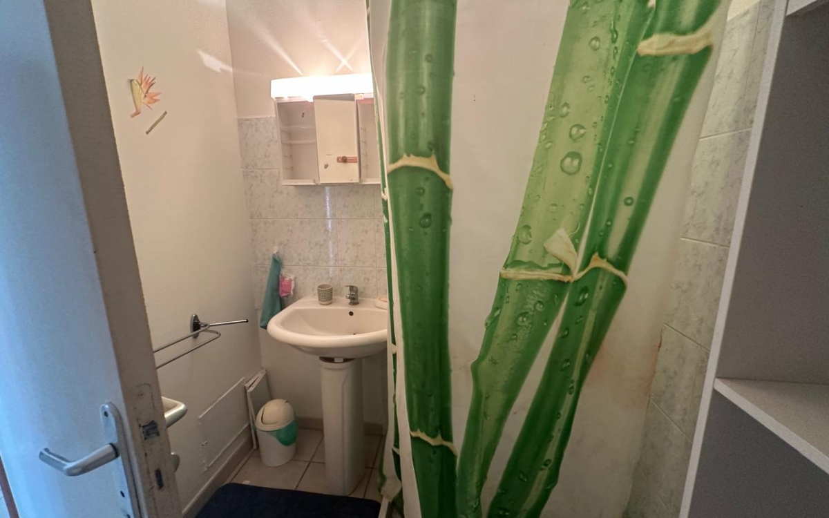 SAINTE ANNE APPARTMENT T2 DANS PETITE RESIDENCE TRANQUILLE