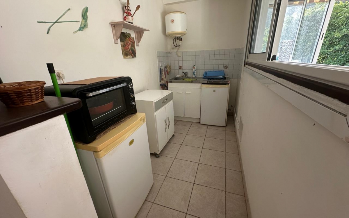 SAINTE ANNE APPARTMENT T2 DANS PETITE RESIDENCE TRANQUILLE