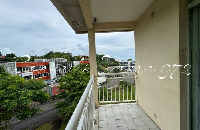 Studio &agrave; louer   Fort-de-France (Chateaub&oelig;uf)   20 m2   Balcon