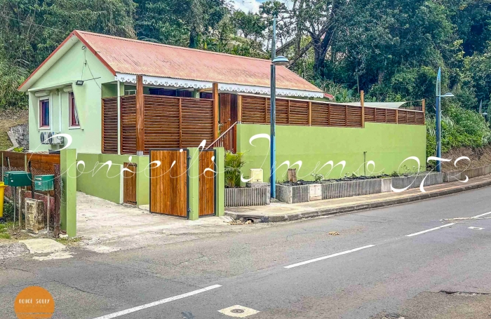 À LOUER   Maison F3 meublée avec jacuzzi   Rivière-Pilote