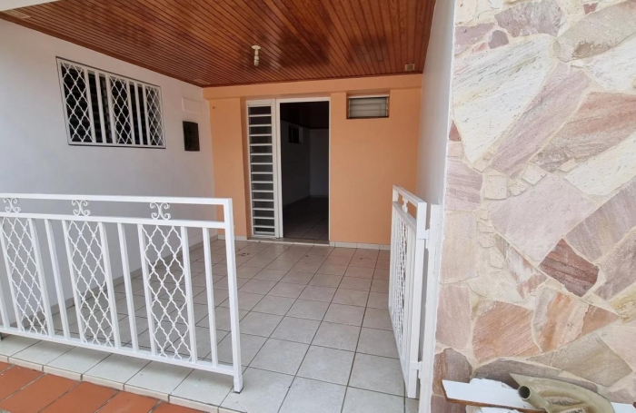 Location Local commercial 3 pièces Ducos