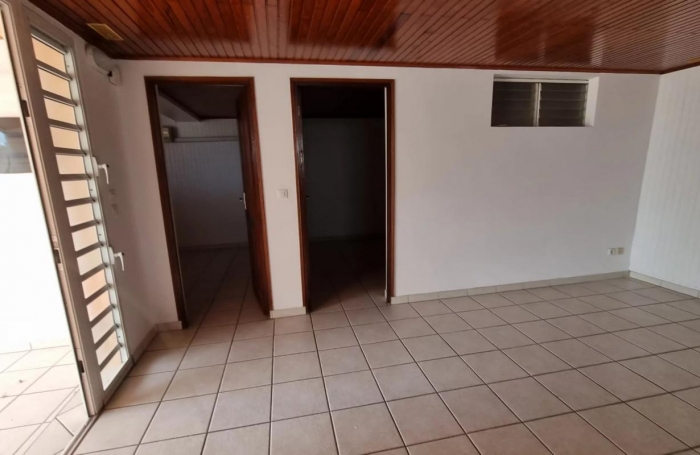 Location Local commercial 3 pièces Ducos