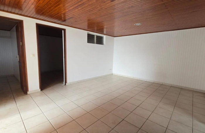 Location Local commercial 3 pièces Ducos