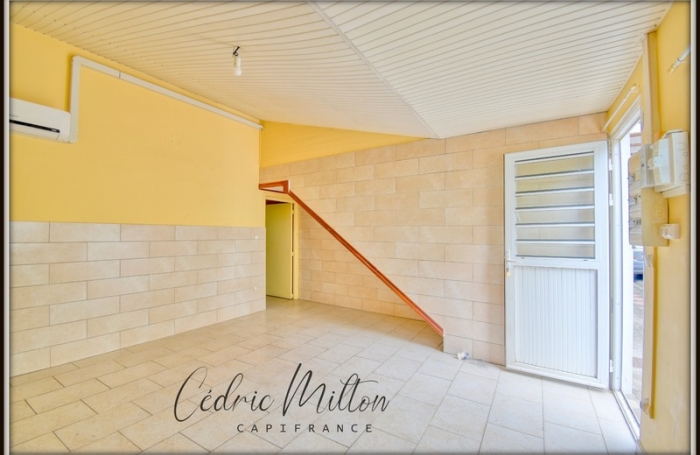 Location Local commercial 97228