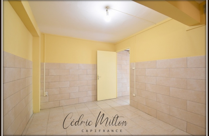 Location Local commercial 32m&sup2; 2 pi&#232;ces Sainte Luce