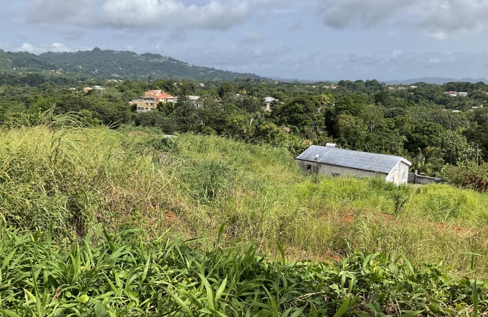 Terrain à bâtir de 477.99 m2 - LE ROBERT
