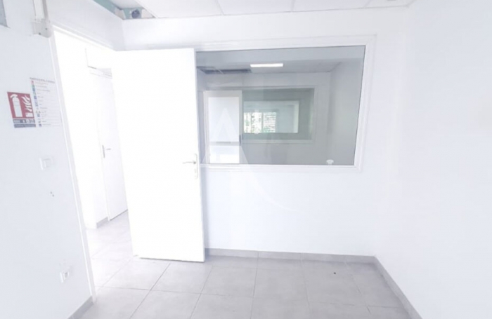 Vente Divers 92m² Le Marin