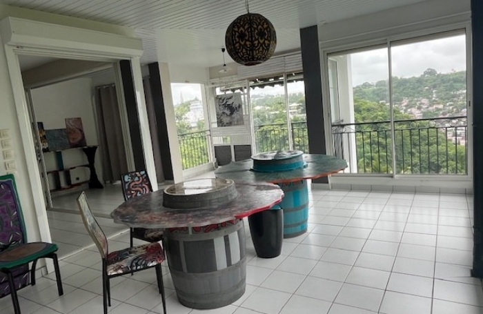 Vente Appartement 88.52m&sup2; 4 pi&#232;ces Fort de france