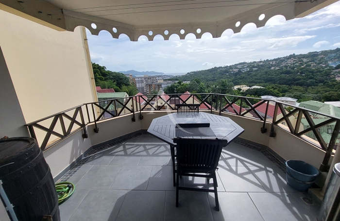 Vente Appartement 57.59m&sup2; 3 pi&egrave;ces Fort de france