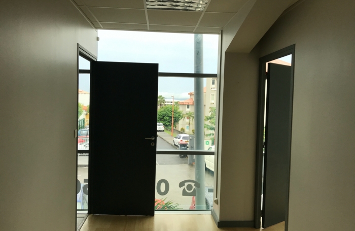 Location Bureaux 80m&sup2; Le Lamentin