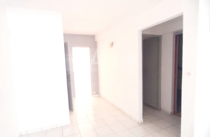 Location Divers 58m² 2 pièces Fort de france