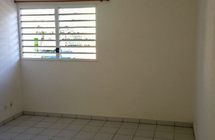 Studio &agrave; louer   R&eacute;s &eacute;tudiante - Schoelcher   20 m2   Parking