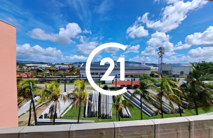 Location Bureaux 85m&sup2; 6 pièces Le Lamentin