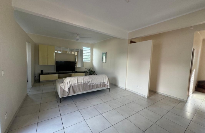 Location Maison 190m&sup2; 5 pièces Fort de france