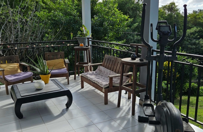 Jolie maison familiale avec grande terrasse et jardin