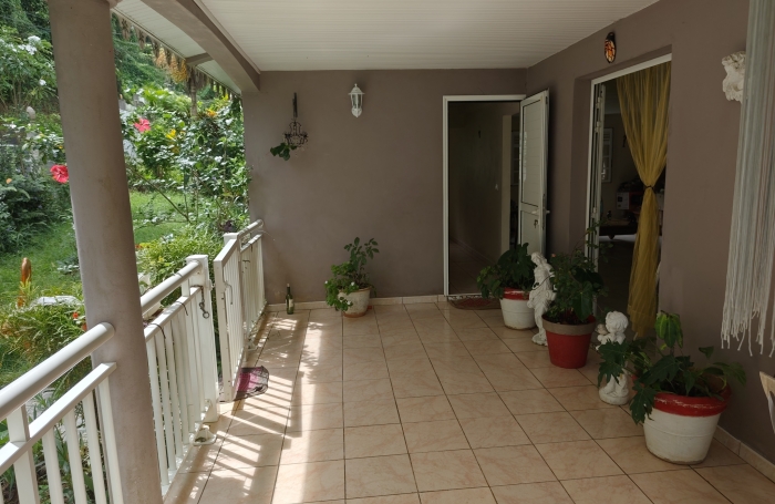 Ensemble de 3 logements &agrave; achever