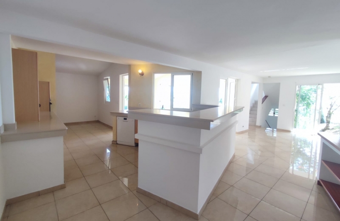 MAISON T4 bis QUARTIER MONTGERALD