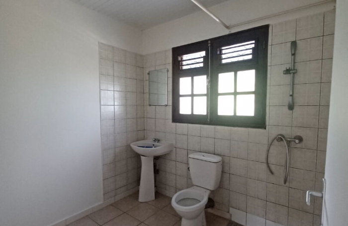 Location Appartement 70m&sup2; 3 pi&egrave;ces Saint-Joseph