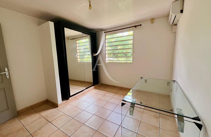 Vente Maison 110m&sup2; 5 pi&egrave;ces Rivi&egrave;re Sal&eacute;e