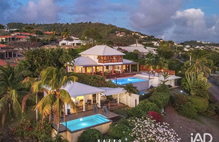 Vente Maison 200m&sup2; 7 pièces Case-Pilote