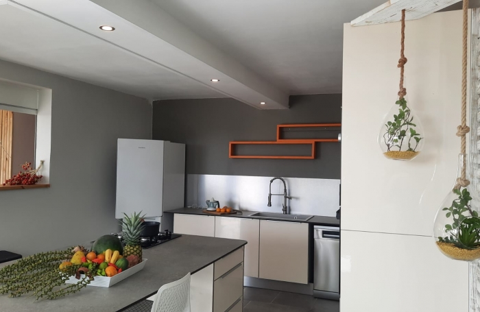 **&Agrave; vendre : Superbe villa r&eacute;nov&eacute;e avec vue mer et campagne   Le Marin**