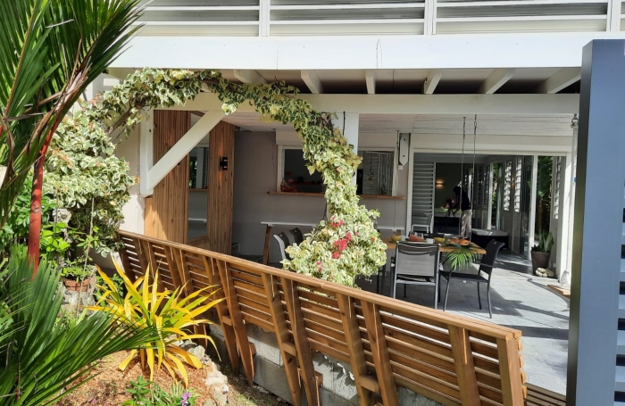 **&Agrave; vendre : Superbe villa r&eacute;nov&eacute;e avec vue mer et campagne   Le Marin**